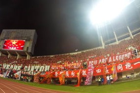 爱游戏体育-场馆设施翻新完成比赛场地改造计划推进，场馆设计方案