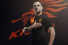 AYX GAMING-足球训练营开展家庭日活动增强互动，足球训练营方案