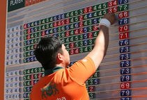 AYX SPORTS-全国跨栏锦标赛江苏选手独揽两冠，跨栏赛事