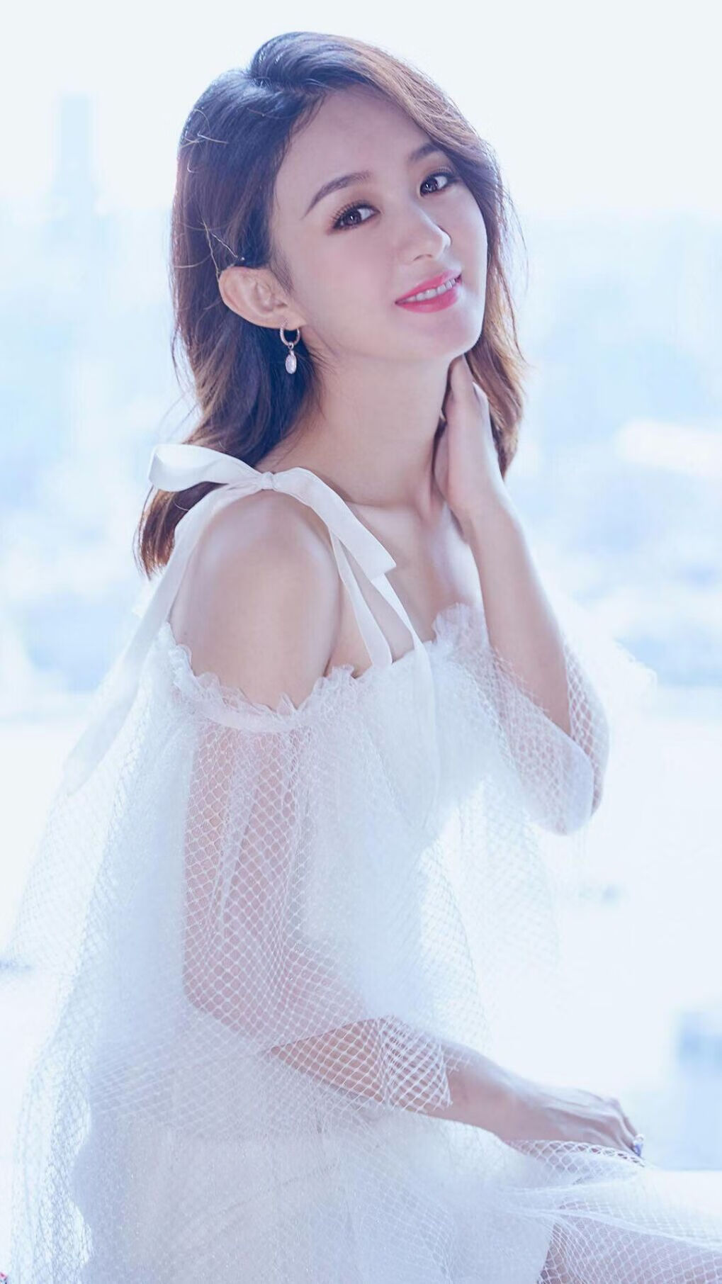 湖人球员与球迷互动合照登上社交热搜榜，湖人队球员合照